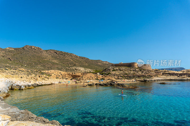 El Playazo de Rodalquilar在一个美丽的夏日，Almería。地中海、西班牙